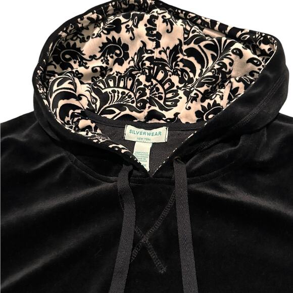 NWOT Silverwear New York Black Velvet Kangaroo Floral Pattern Hoodie, size L - Picture 3 of 6